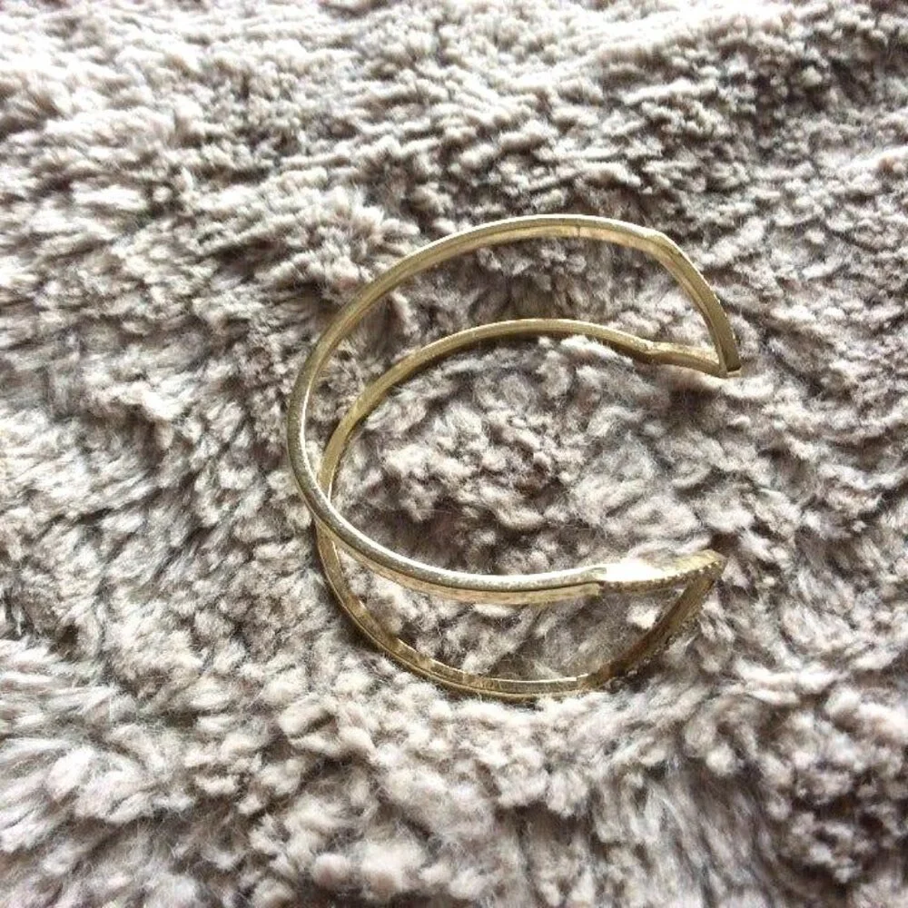 Victoria Secret V Shaped Rhinestone Gold Tone Cuff‎ Bracelet